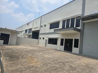 Dijual Gudang / Pabrik Siap Pakai Lokasi Strategis di Lippo Cikarang