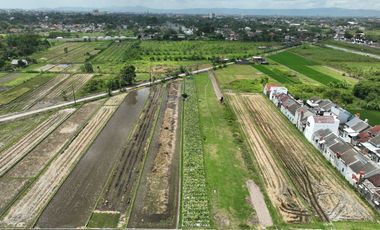 Tanah dengan view sawah dan suasana asri dekat Universtas PGRI pusat