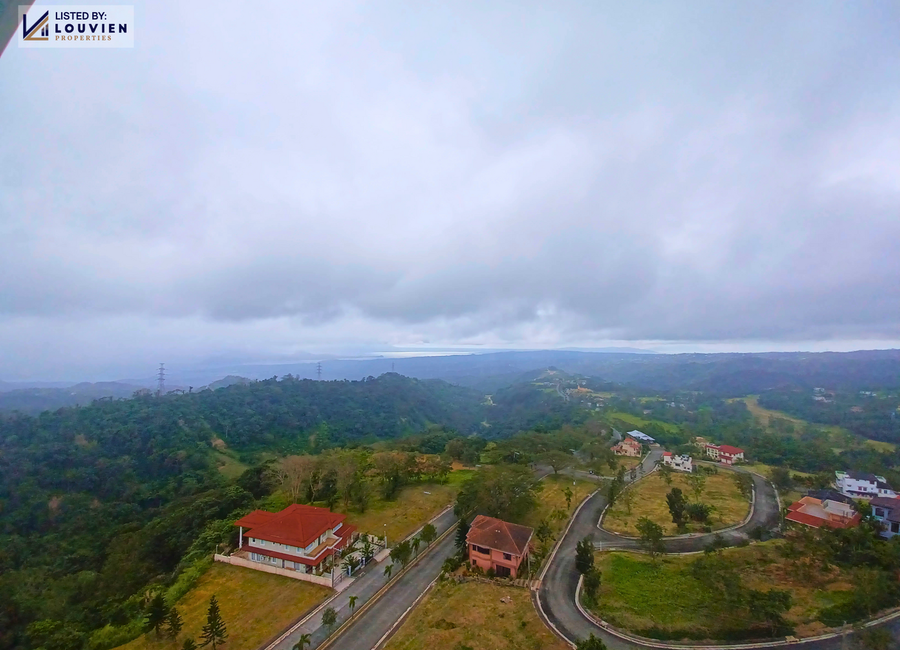 Paseo de Enrile, Splendido Taal Residential Golf & Country Club, Laurel, Batangas