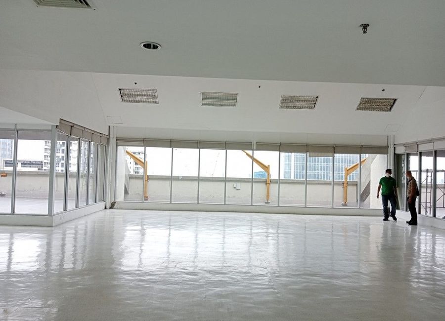 Unique High-Ceiling Bi-Level Penthouse Office 342sqm Salcedo Village ...
