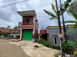 Rumah 2 Lt dan Toko Daerah Sejuk Bojong Purwakarta Dijual Murah