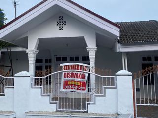 DISEWAKAN di Perum DAMAI LANGGENG,Pekanbaru,KT 3/KM 2,LT 130/LB 100,1300 watt