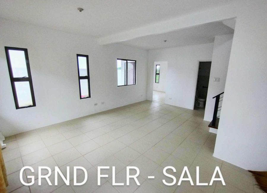 Villa Montserrat Avenue, San Juan, Taytay, Rizal image 2