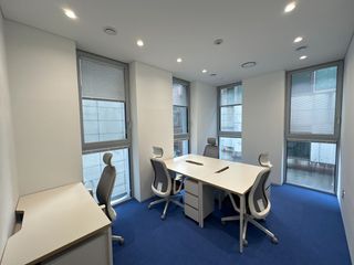 Ruang kantor pribadi berlayanan lengkap untuk Anda dan tim di HQ Wisma BCA BSD