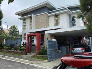 House and Lot in Royale Tagaytay Estates Ph1 for SALE! With GOLFSHARE, 300 sqm at 20M neg