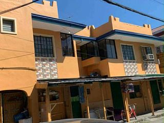 18 doors apartment with title in pasig