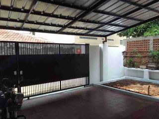 Rumah Siap Huni baru renovasi Strategis di Ciputat Tangsel