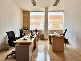 Gedung Komersial 4 Lantai Dijual di Kebayoran Baru, Jakarta Selatan