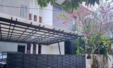 Jual Rumah Di Jalan Kasuari Sektor  9 Bintaro