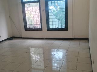 Lucky Main-Road Shophouse on Jalan Peta, Bandung