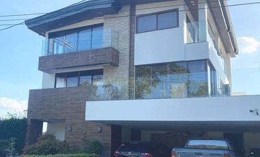 FOR SALE THREE STOREY CONTEMPORARY HOME IN ANGELES CITY NEAR MARQUEE MALL AND NLEX