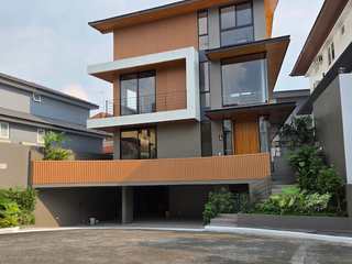 House and Lot For Sale in Mckinley Hill Village, BGC, Taguig City