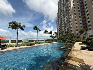 WALKING DISTANCE 1BR FROM THE GROVE MARKETPLACE | Best Location 1BR Unit for Sale in The Grove Rockwell