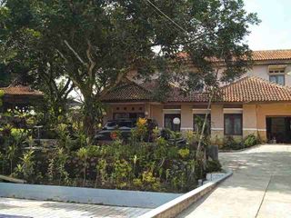 Disewakan Rumah Rasa Villa 10 menitan ke Stasiun Bogor