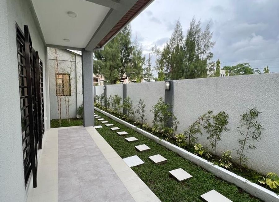Glenwood Drive, Glenwood Park, Milagrosa, Calamba, Laguna image 2