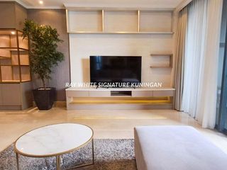 Luxurious Apartment for Rent at Apartemen District 8, Infinity Tower High Floor