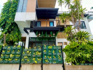 FOR SALE OR FOR RENT TROPICAL VILLAS COMPOUND IN ANGELES CITY NEAR CLARK AND KOREAN TOWN