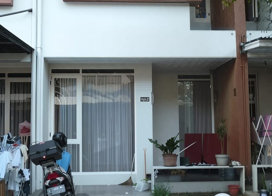 Rumah Minimalis 2 Lantai di Cluster IRSUD Istana Regency Sudirman ...