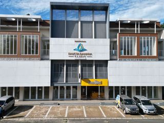 Disewakan Ruko Gandeng 3 Lantai Strategis di Boulevard Area komersial Royal Tajur Residence. Jl, Raya Tajur