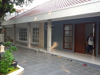 For rent, 588m2 ready-to-occupy Menteng house