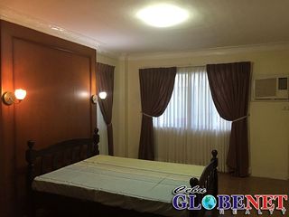 4 Bedroom House with Pool