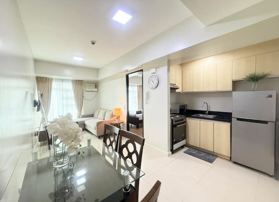 For Rent: 1 Bedroom Unit Fully Furnished at Solinea, Cebu Business Park ...
