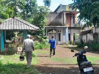 dijual rumah dan tanah pinggir jalan 420 meter