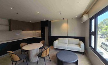 sulit Lux townhouse Mandaluyong near BGC