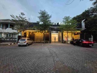 Disewakan ruko siap pakai di raya Taman pinang indah Sidoarjo Parkiran Luas