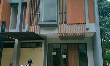 Dijual  rumah masih dalam kondisi baru di Bali resort extention Serpong dekat pintu tol Jkt-Serpong dan Unpam.Harga terjun bebas dari 1,3 M ke 950 juta.