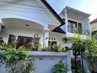 dijual rumah lantai 2 tegal buah padang sambian