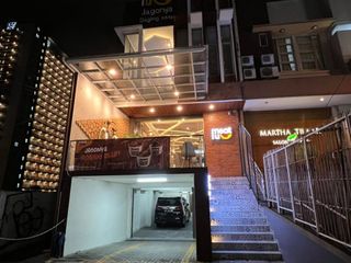 Ruko 4 Lantai Mainroad Ciumbuleuit – Lokasi Premium Dekat UNPAR Resto Aktif • Jalan Utama • Siap Bisnis • Harga Turun jadi Rp 7 M