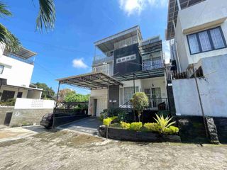 Dijual rumah mewah di samping Istana Gubernur Sumsel Palembang