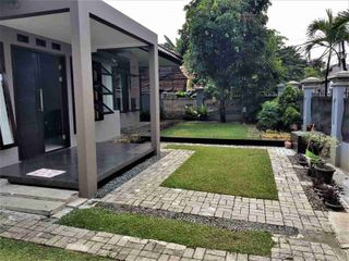 Rumah Luas Bisa Kantor  Parkir 5 Mobil Jagakarsa