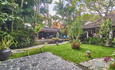 Dijual Villa Kaja Jl Seminyak Raya Badung