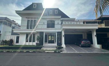 Swiming Pool Rumah American Classic sangat Mewah dan Bagus. Bangunan Brand New