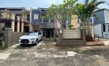Rumah Mewah 2 Lantai Pinggir Jalan di Ciseureuh Purwakarta Kota