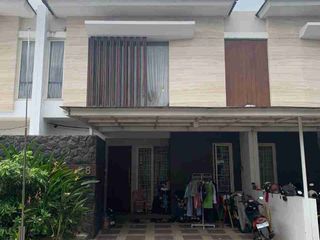 Dijual rumah tengah kota semi furnished