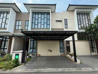 Rumah Full Furnished Luas 153 m² 4 Lantai di JGC, Cakung, Jakarta Timur