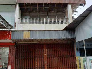 Ruko 3 lantai kawasan ramai kota Pontianak di Siantan, jl. Situt Mahmud