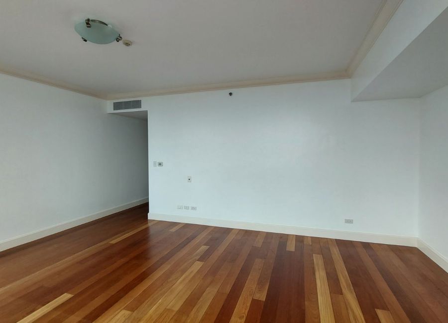 One Roxas Triangle ORT 3BR Condo Rent Makati City | Lamudi.com.ph