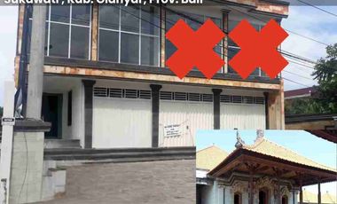 DiJual Ruko 2 LT Dan Rumah Tinggal  Di Jalan Pudak , Desa Batubulan , Kecamatan Sukawati , Kab Gianyar , Provinsi Bali

Ruko 2 Lantai 

Luas Tanah : 136 M²

Luas Bangunan : 260 M²

RUMAH TINGGAL 

Luas Tanah : 213 m²

Luas Bangunan : 795 m²
PDAM

LISTRIK PLN 7.000 VA

Carport

Hadap : Barat
Akses Jalan 5 Meter
Legalitas : SHM + IMB ADA
SELLING POINT 
- Dekat dengan semolah
- ⁠Dekat dengan fasilitas umum
- ⁠Dekat pusat pemerintahan 

HARGA RP 5,5 M Nego