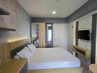 NEW Furnished Stanford Studio