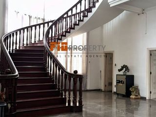 DIJUAL VILLA MEWAH DAN SIAP HUNI JALAN MULTATULI