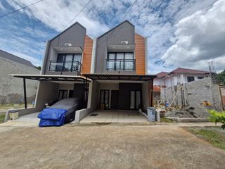 Rumah Baru Puri Navara Cibubur 1,2 M  3KT 3KM DP 5% Free Biaya Siap Huni Jakarta Timur