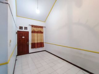 Disewakan Rumah 1,5 Tingkat Komplek Cemara Asri Jalan Salak