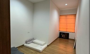 RUMAH NYAMAN DI TENGAH KOTA JAKARTA – LOKASI STRATEGIS & SIAP HUNI!