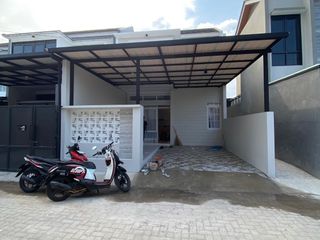 Dijual Rumah Baru 2Lantai dekat ke kampus Unpad Jatinangor Free Kitchenset