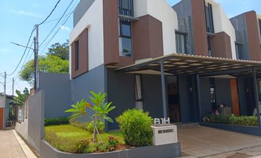 Rumah 2 lantai di Pamulang Dekat Mall, Sekolah & Universitas, Booking Fee 5 Juta