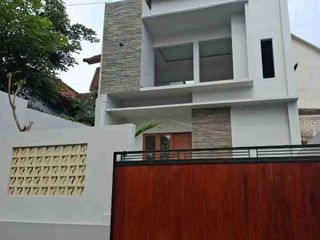 dijual rumah baru minimalis lantai 2 denpassr utara